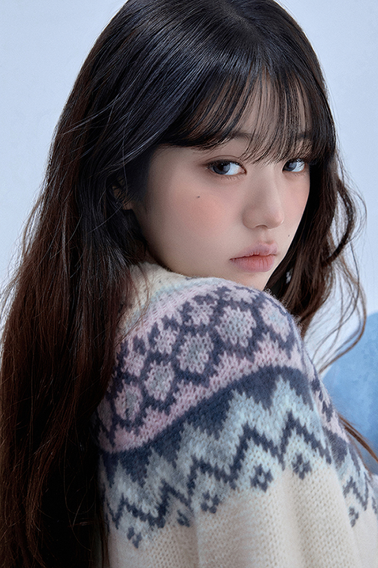 로라로라, 장원영과 함께한 25 겨울 컬렉션 오픈 1702-Image